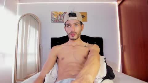 Diego lat online show from 03-11-25, 07:25