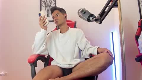 Diego lat online show from 09-29-25, 11:31