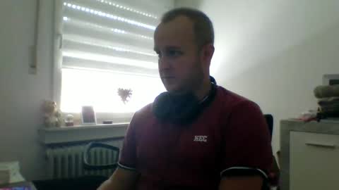 Snapshot of dienummer10 chatting on 10-24-25, 11:50 dienummer10 online show from 10-24-25, 11:50