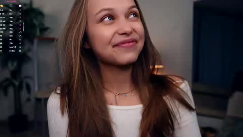 Snapshot of dierafauxa chatting on 09-25-25, 06:22 Elwyna online show from 09-25-25, 06:22