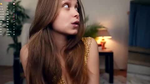 Snapshot of dierafauxa chatting on 10-09-25, 07:01 Elwyna online show from 10-09-25, 07:01