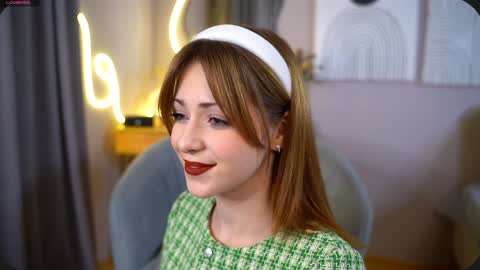 Snapshot of dietmountaindew_ chatting on 12-30-24, 06:16 Sophie online show from 12-30-24, 06:16