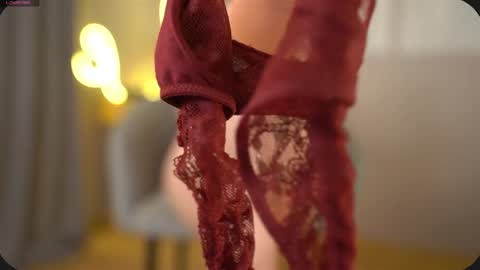 Snapshot of dietmountaindew_ chatting on 02-10-25, 06:45 Sophie online show from 02-10-25, 06:45