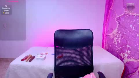 diiosa_latina online show from 06-25-26, 07:18