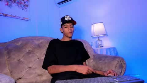 dikey_18 online show from 09-29-25, 10:14