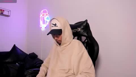 dikey_18 online show from 03-24-26, 09:42