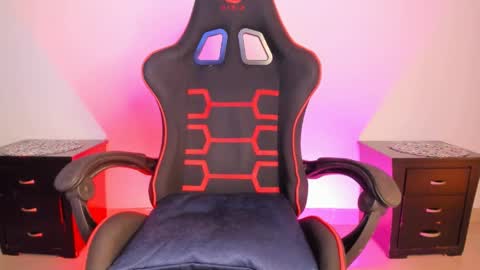DILAN online show from 05-19-26, 02:45