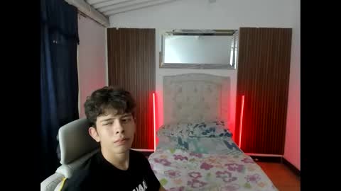 Snapshot of dilan_orduz chatting on 10-19-25, 01:01 Dilan Orduz online show from 10-19-25, 01:01