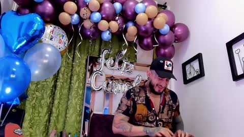 dilan_scootk_ online show from 02-01-25, 11:21
