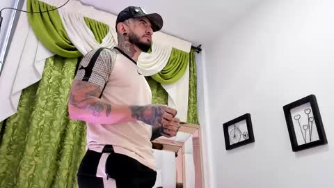 dilan_scootk_ online show from 03-02-25, 11:18