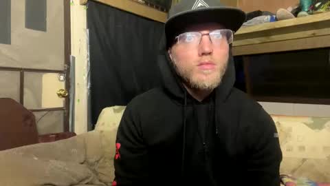 Snapshot of dilf_96 chatting on 05-31-26, 01:47 Daddy online show from 05-31-26, 01:47
