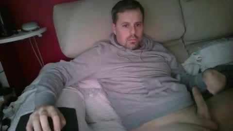 dili999 online show from 10-19-25, 05:02