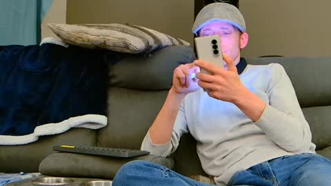 Dilldough405 online show from 12-18-24, 01:23