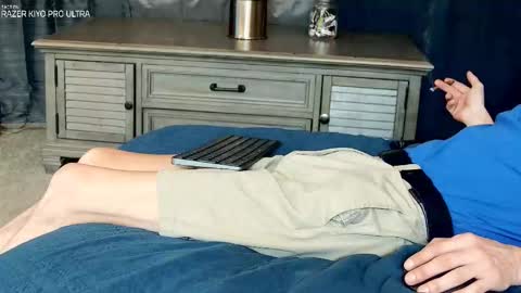 Dilldough405 online show from 10-18-25, 03:24