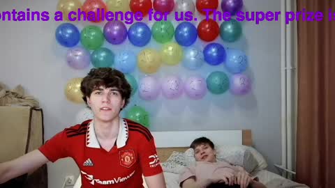 Snapshot of dimamozaev400 chatting on 04-12-26, 12:37 Dima online show from 04-12-26, 12:37