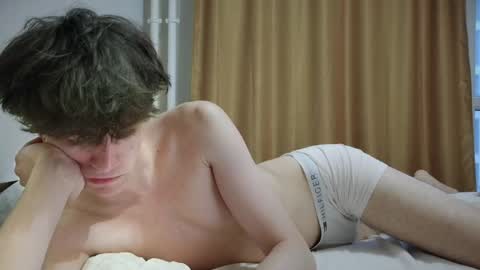 Snapshot of dimamozaev400 chatting on 04-15-26, 03:13 Dima online show from 04-15-26, 03:13