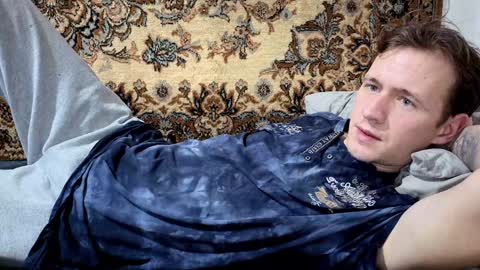 Snapshot of dimastyzzz chatting on 01-10-25, 02:34 Dimetriusen online show from 01-10-25, 02:34