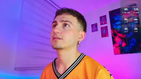 Julian Independent Model online show from 05-12-26, 11:35