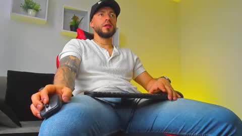 Snapshot of dimitri_master chatting on 10-05-25, 04:49 Angel Dimitri online show from 10-05-25, 04:49