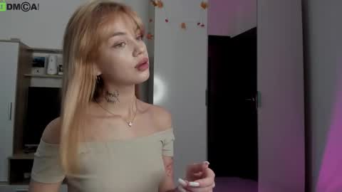 Snapshot of din_star chatting on 11-09-25, 08:23 Dina online show from 11-09-25, 08:23