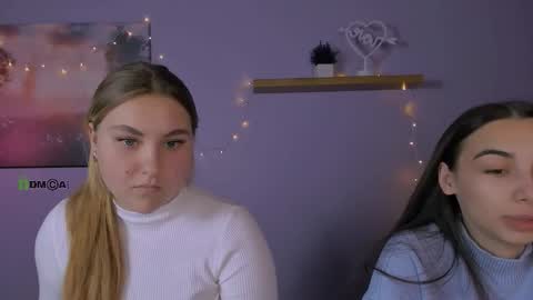 dina_bloom online show from 12-17-25, 12:44