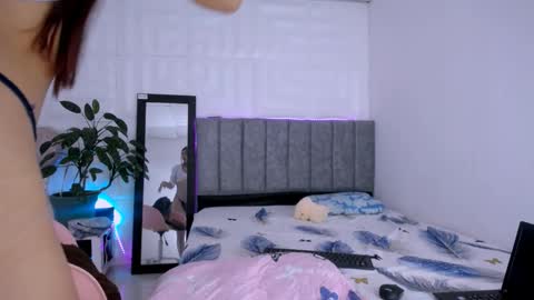 Snapshot of dina_mcry chatting on 10-16-25, 09:27 DINA online show from 10-16-25, 09:27