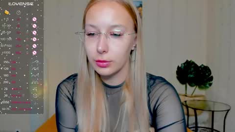 Dina online show from 09-19-25, 03:08