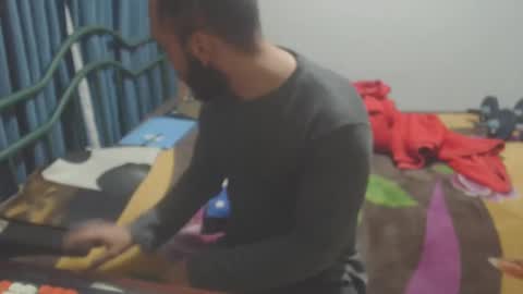 Snapshot of dinchtcams chatting on 09-29-25, 05:12 Dincht online show from 09-29-25, 05:12