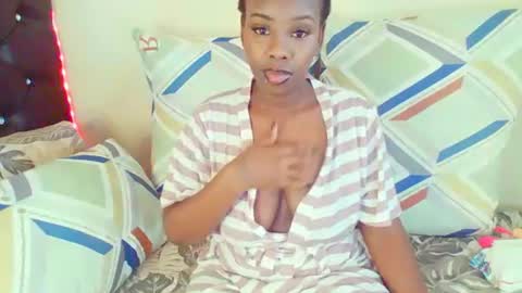 Snapshot of dinnydakrazx chatting on 10-23-25, 07:18 dinnydakrazx online show from 10-23-25, 07:18