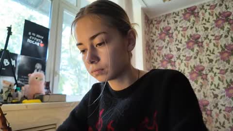 dinorahmroczkowski online show from 09-11-25, 08:58