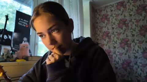 dinorahmroczkowski online show from 09-12-25, 08:14