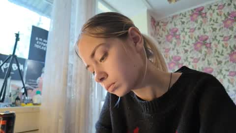 dinorahmroczkowski online show from 09-17-25, 07:43