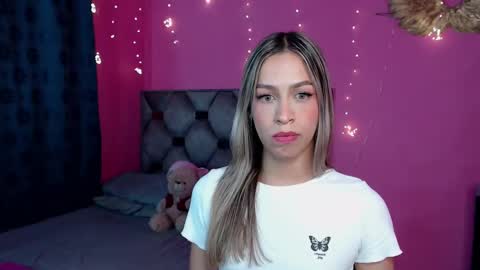Snapshot of dione_sexyy chatting on 12-24-24, 03:38 IG dionemontecarlo19 online show from 12-24-24, 03:38