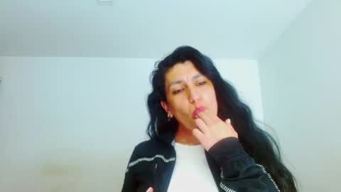 Snapshot of diosa_gil chatting on 04-09-26, 02:44 diosa_gil online show from 04-09-26, 02:44