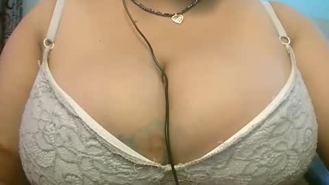 dipa2345 online show from 09-18-25, 05:31