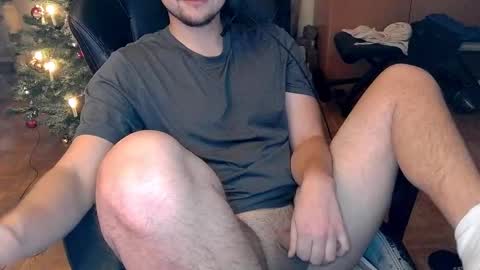 Snapshot of dirty_fun_boy chatting on 12-21-24, 08:43 dirty_fun_boy online show from 12-21-24, 08:43