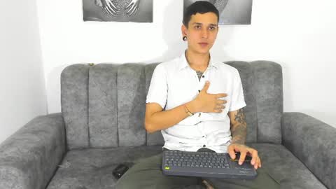 Snapshot of dirtyandsweet_ chatting on 06-18-26, 11:42 David Julian independent online show from 06-18-26, 11:42