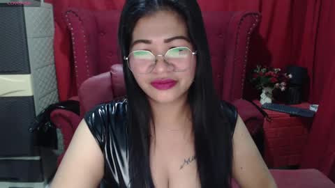 LatexQueen online show from 12-05-24, 02:22