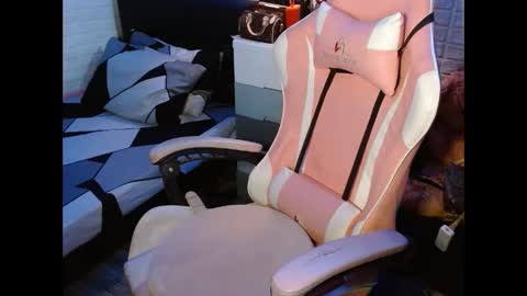 LEXA online show from 01-25-25, 09:04