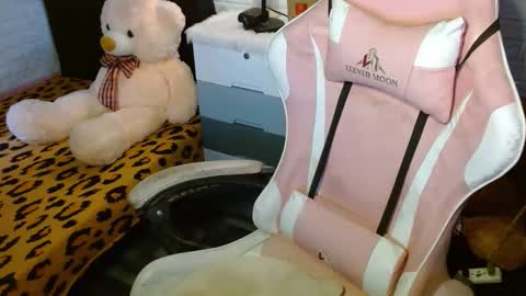 LEXA online show from 10-10-25, 01:37