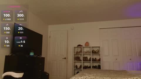 Snapshot of dirtylilsusie chatting on 12-06-24, 02:17 Susie online show from 12-06-24, 02:17