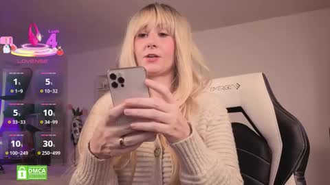 Snapshot of dirtylilsusie chatting on 11-03-25, 08:10 Susie online show from 11-03-25, 08:10