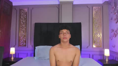 Snapshot of dirtymike69_ chatting on 11-09-25, 01:26 Mike online show from 11-09-25, 01:26