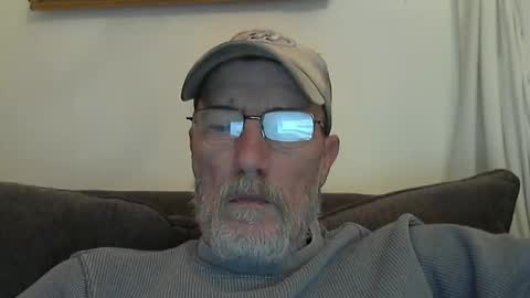 Snapshot of dirtynastyoldman chatting on 03-03-25, 01:09 dirtynastyoldman online show from 03-03-25, 01:09