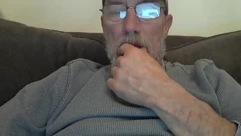 Snapshot of dirtynastyoldman chatting on 03-04-25, 06:37 dirtynastyoldman online show from 03-04-25, 06:37