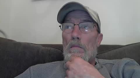 Snapshot of dirtynastyoldman chatting on 03-05-25, 03:08 dirtynastyoldman online show from 03-05-25, 03:08