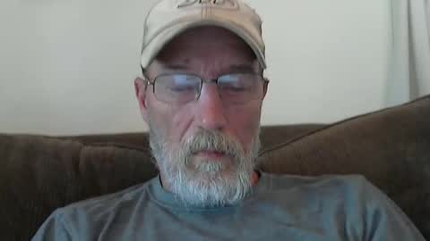 Snapshot of dirtynastyoldman chatting on 03-09-25, 04:00 dirtynastyoldman online show from 03-09-25, 04:00