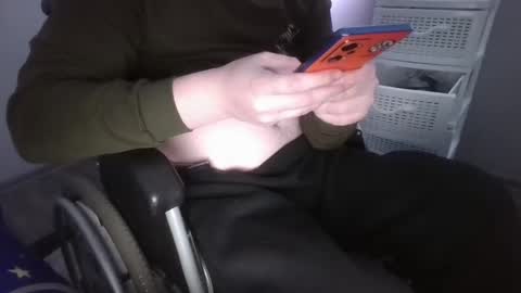 Snapshot of disabledgayonwheels33 chatting on 02-19-25, 06:43 Disabledguy34 online show from 02-19-25, 06:43
