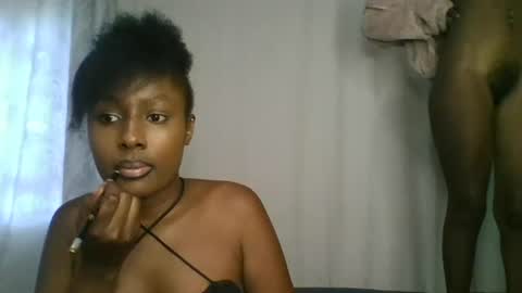 Snapshot of disah_002 chatting on 07-12-26, 11:12 disah_002 online show from 07-12-26, 11:12