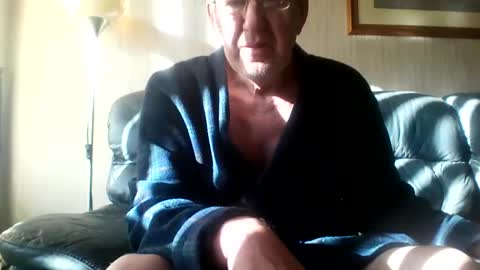 Snapshot of discovery63 chatting on 11-02-25, 10:39 discovery63 online show from 11-02-25, 10:39